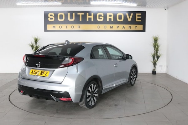 Used Honda Civic 2017 for sale - 76185060: Photo 8