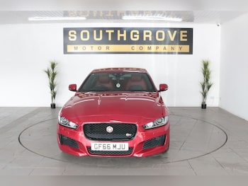 Used Jaguar XE 2016 for sale - 75986102: Photo