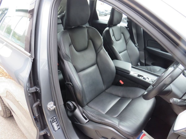 Used Volvo XC60 2018 for sale - 76256611: Photo 5