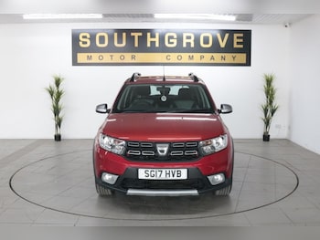 Used Dacia Sandero Stepway 2017 for sale - 76223059: Photo 2