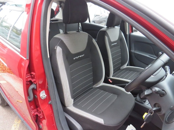 Used Dacia Sandero Stepway 2017 for sale - 76223059: Photo 5