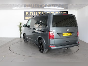 Used Volkswagen Transporter Shuttle 2018 for sale - 76038694: Photo