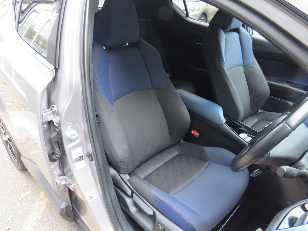 Used Toyota C-HR 2017 for sale - 76279461: Photo 5