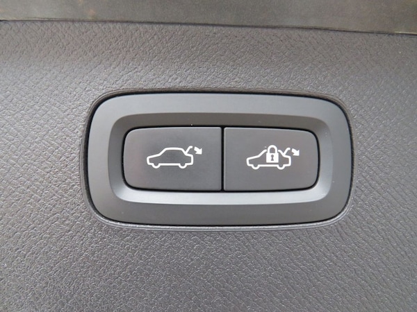 Used Volvo XC90 2016 for sale - 76303460: Photo 39