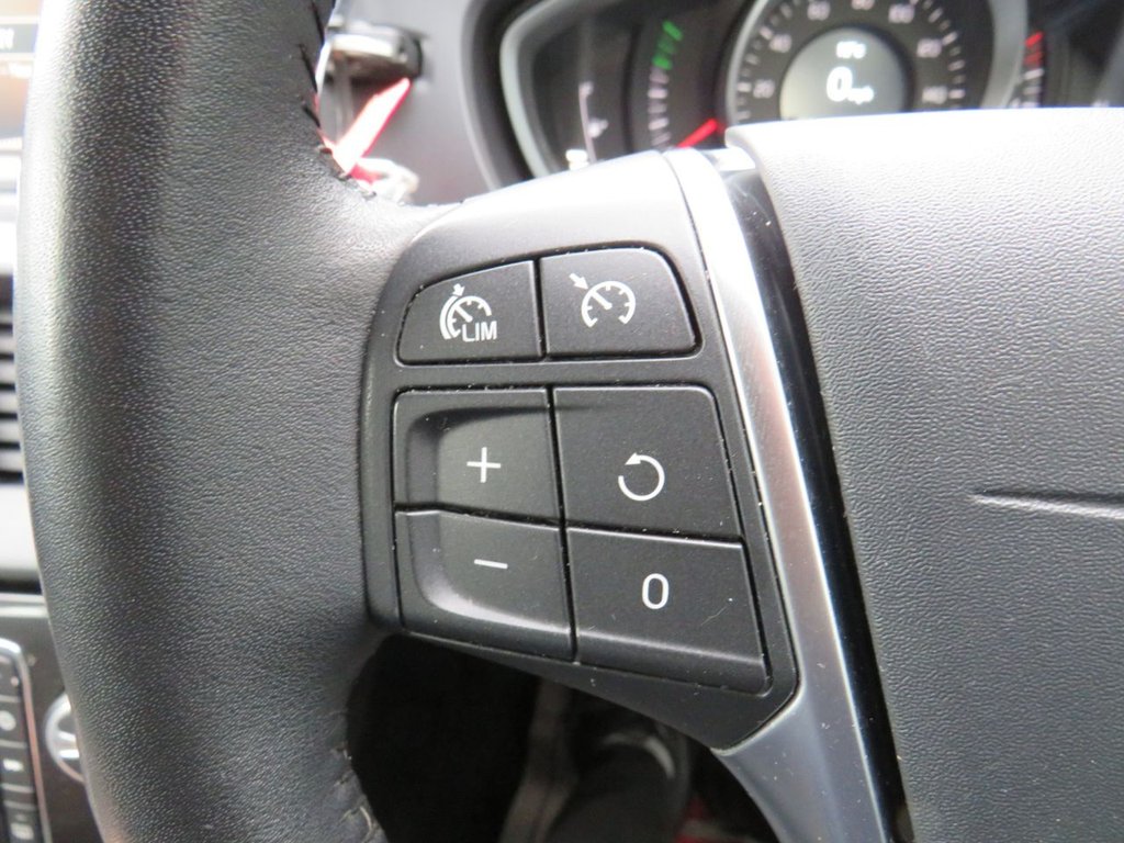 Used Volvo V40 2018 for sale - 76395912: Photo 14