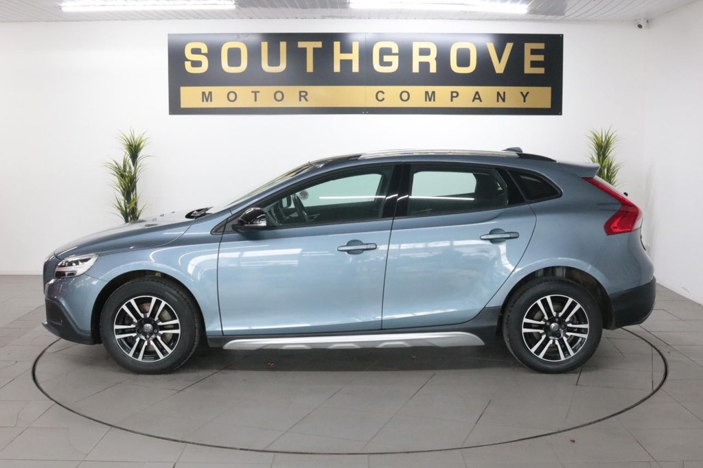 Used Volvo V40 2018 for sale - 76395912: Photo 4