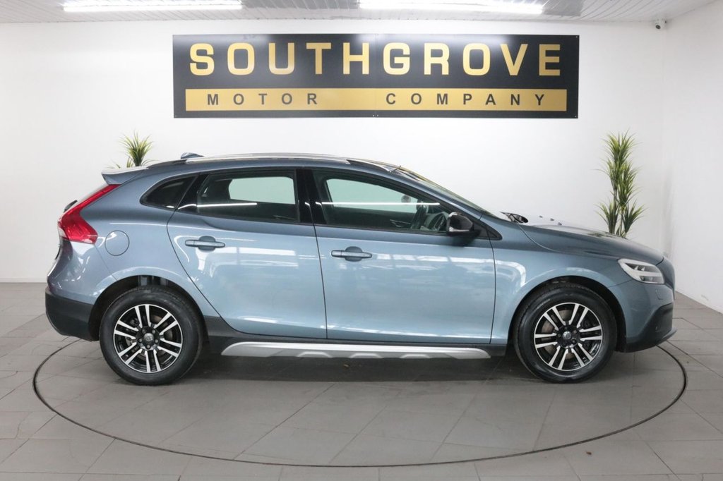 Used Volvo V40 2018 for sale - 76395912: Photo 9