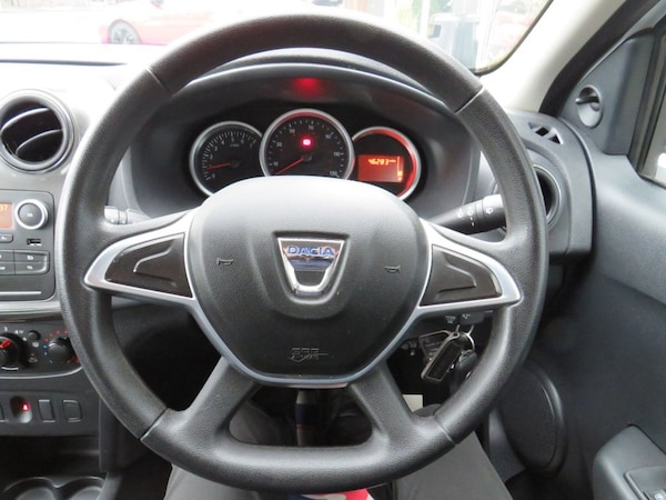Used Dacia Sandero Stepway 2018 for sale - 76132116: Photo 12