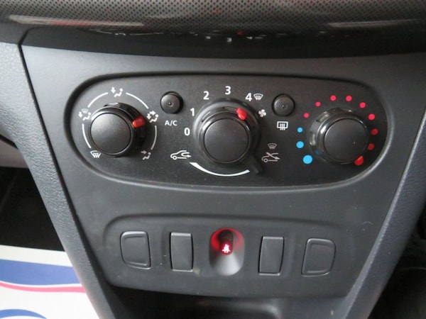 Used Dacia Sandero Stepway 2018 for sale - 76132116: Photo 14