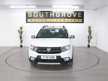 Used Dacia Sandero Stepway 2018 for sale - 76132116: Photo 2