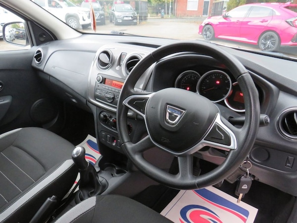 Used Dacia Sandero Stepway 2018 for sale - 76132116: Photo 5