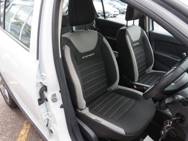 Used Dacia Sandero Stepway 2018 for sale - 76132116: Photo 6