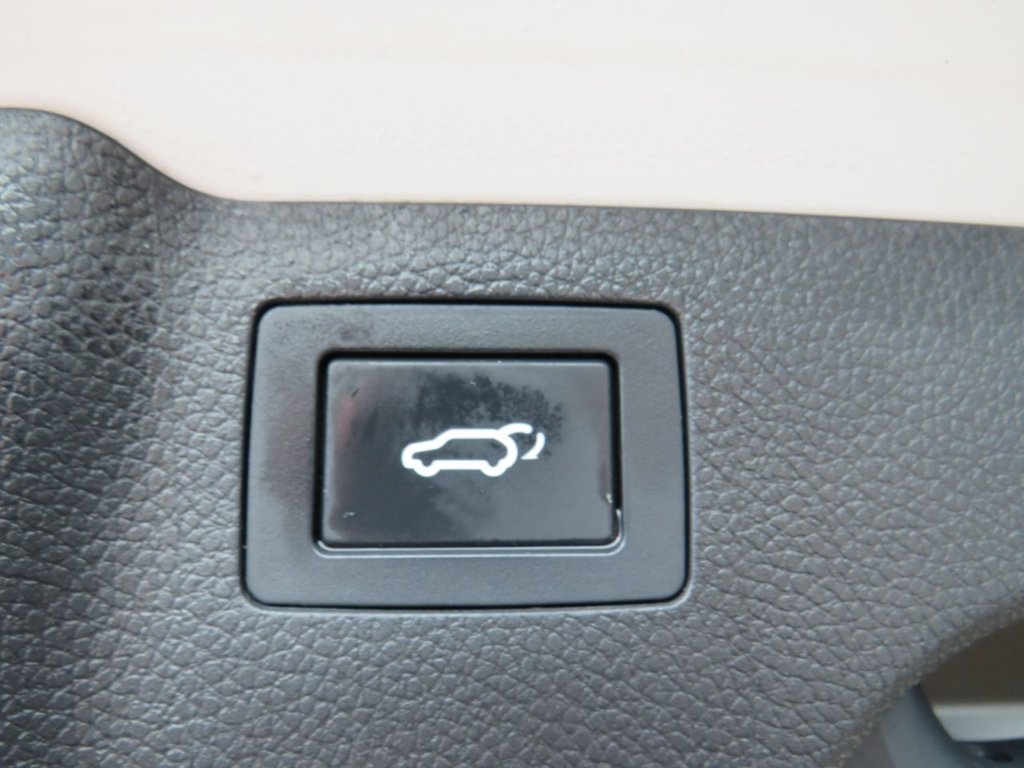Used Hyundai Santa Fe 2015 for sale - 76367787: Photo 33