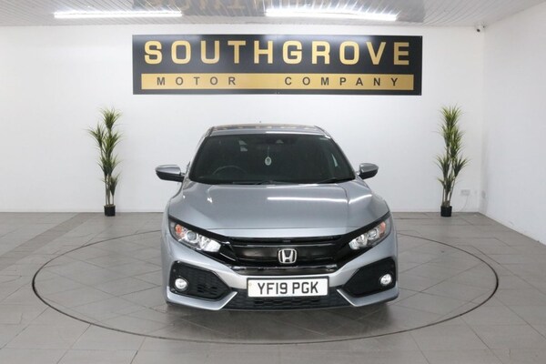 Used Honda Civic 2019 for sale - 76118517: Photo 2