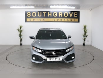 Used Honda Civic 2019 for sale - 76118517: Photo 2