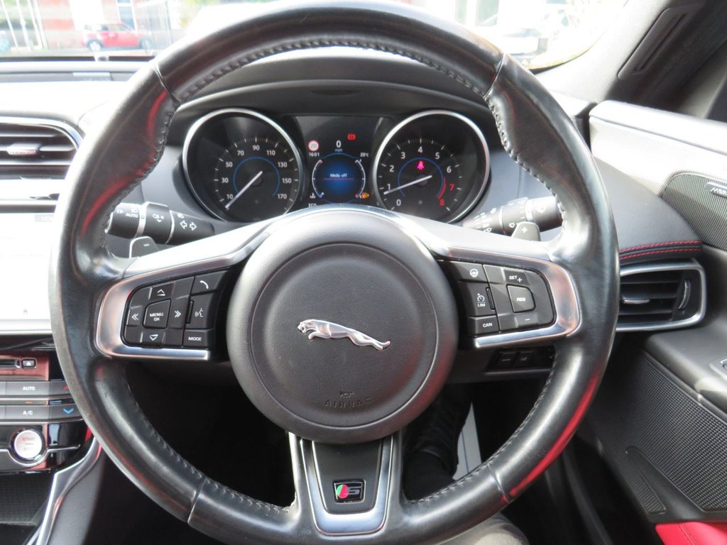 Used Jaguar XE 2016 for sale - 76202533: Photo 11