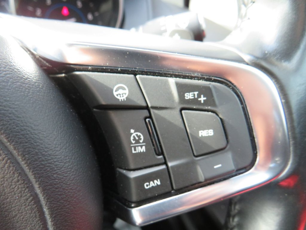 Used Jaguar XE 2016 for sale - 76202533: Photo 15