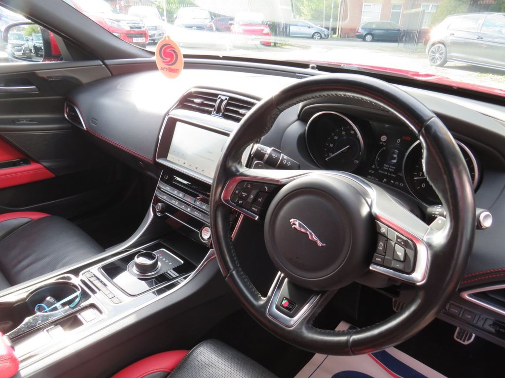 Used Jaguar XE 2016 for sale - 76202533: Photo 6
