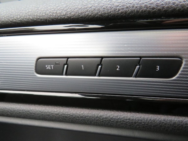 Used Volkswagen Touareg 2017 for sale - 76235492: Photo 12