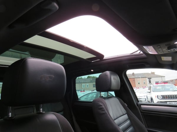 Used Volkswagen Touareg 2017 for sale - 76235492: Photo 24