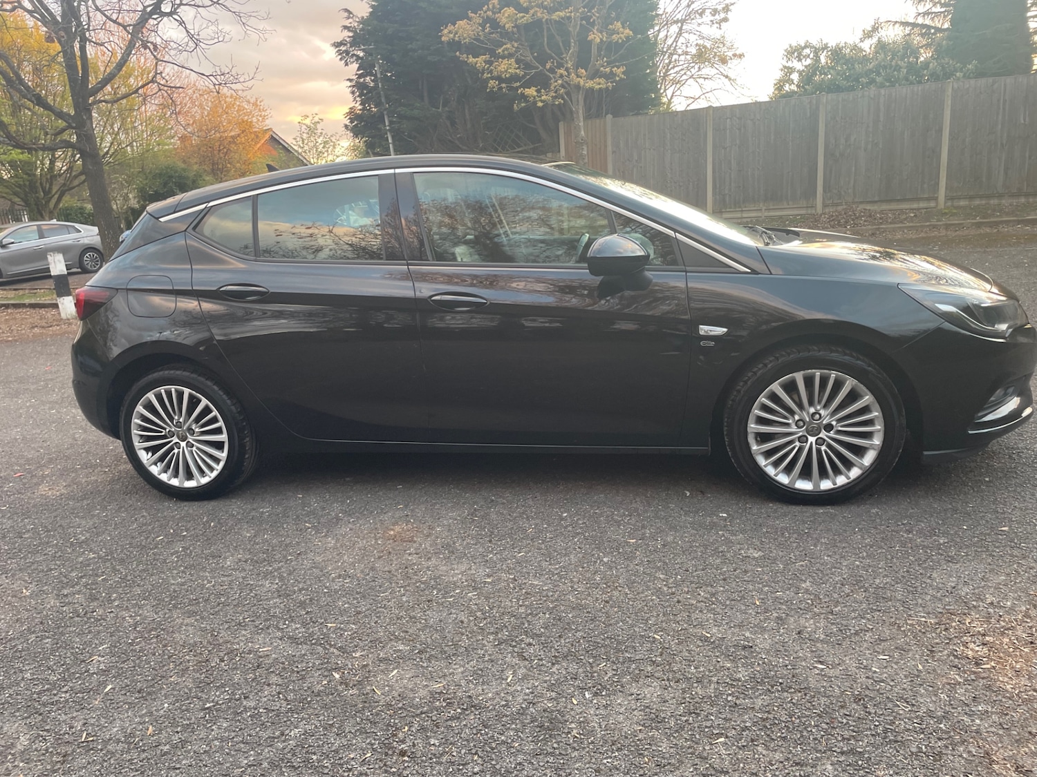 Used Vauxhall Astra 2018 for sale - 78085105: Photo 2