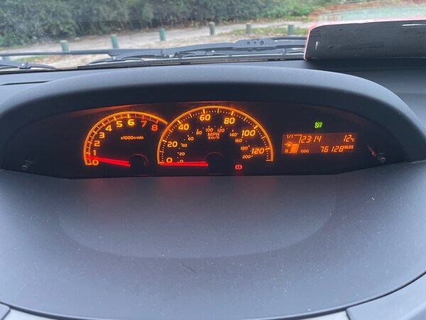 Used Toyota Yaris 2011 for sale - 76232996: Photo 14