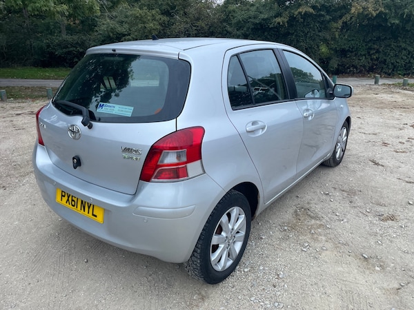 Used Toyota Yaris 2011 for sale - 76232996: Photo 3