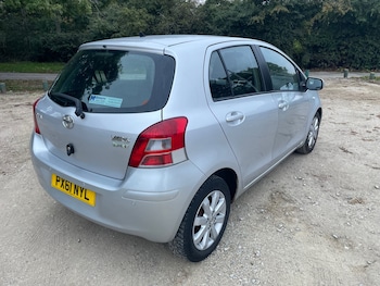 Used Toyota Yaris 2011 for sale - 76232996: Photo 3