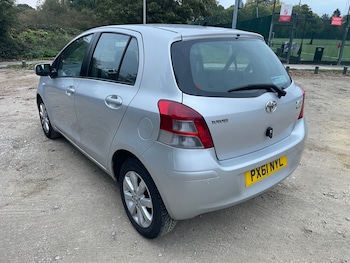 Used Toyota Yaris 2011 for sale - 76232996: Photo 4