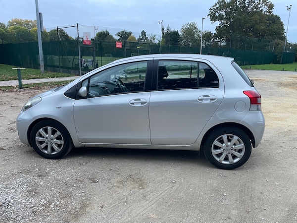 Used Toyota Yaris 2011 for sale - 76232996: Photo 6