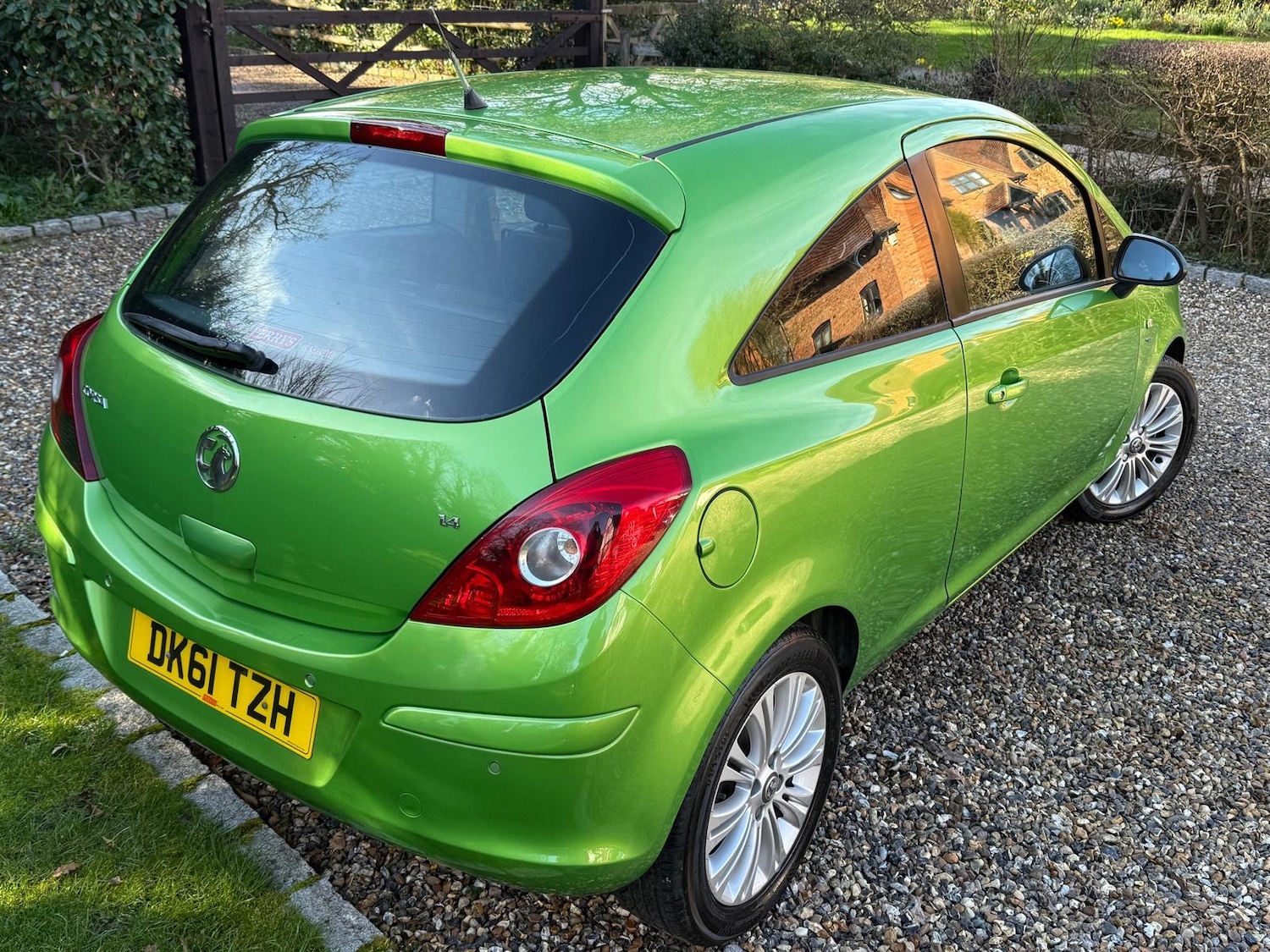 Used Vauxhall Corsa 2011 for sale - 77675609: Photo 2