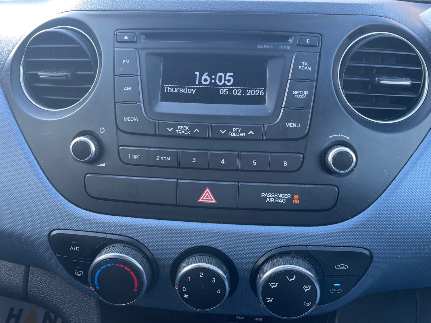 Used Hyundai i10 2015 for sale - 77938534: Photo 15