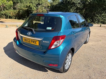 Used Toyota Yaris 2012 for sale - 79611461: Photo