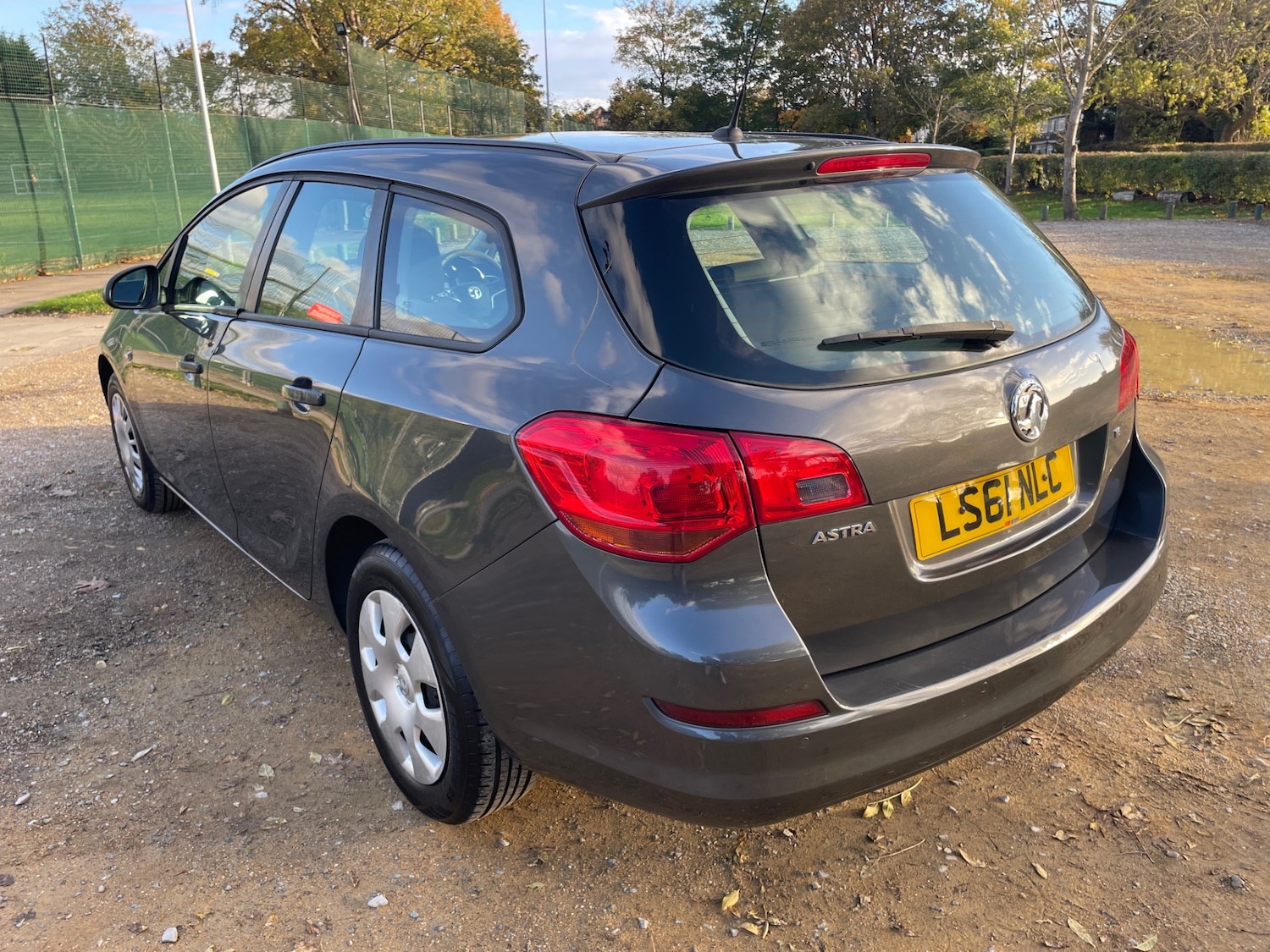 Used Vauxhall Astra 2011 for sale - 76376393: Photo 4
