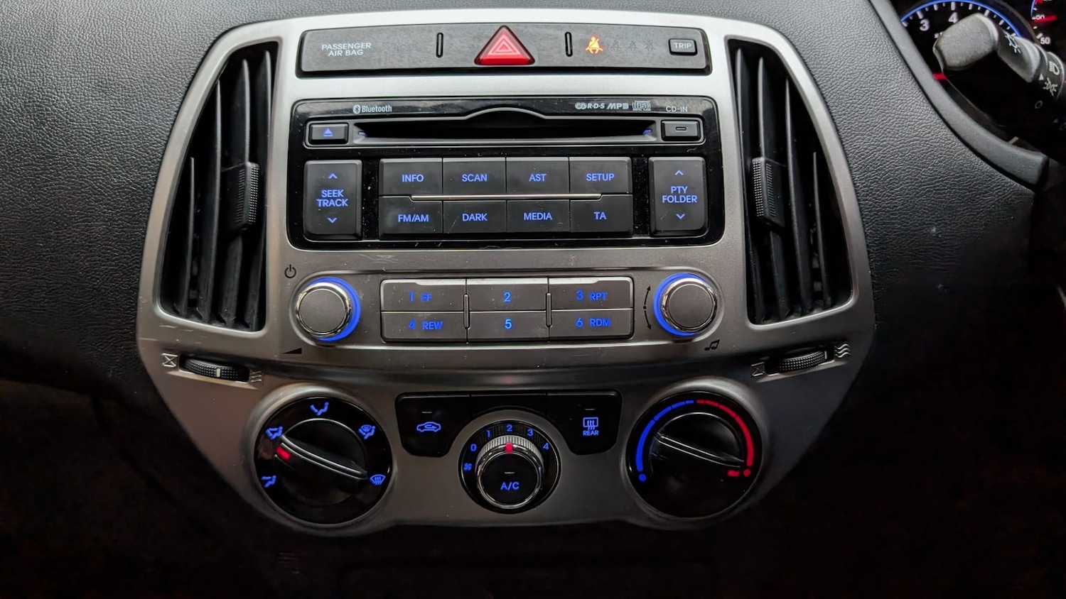 Used Hyundai i20 2014 for sale - 77445751: Photo 25