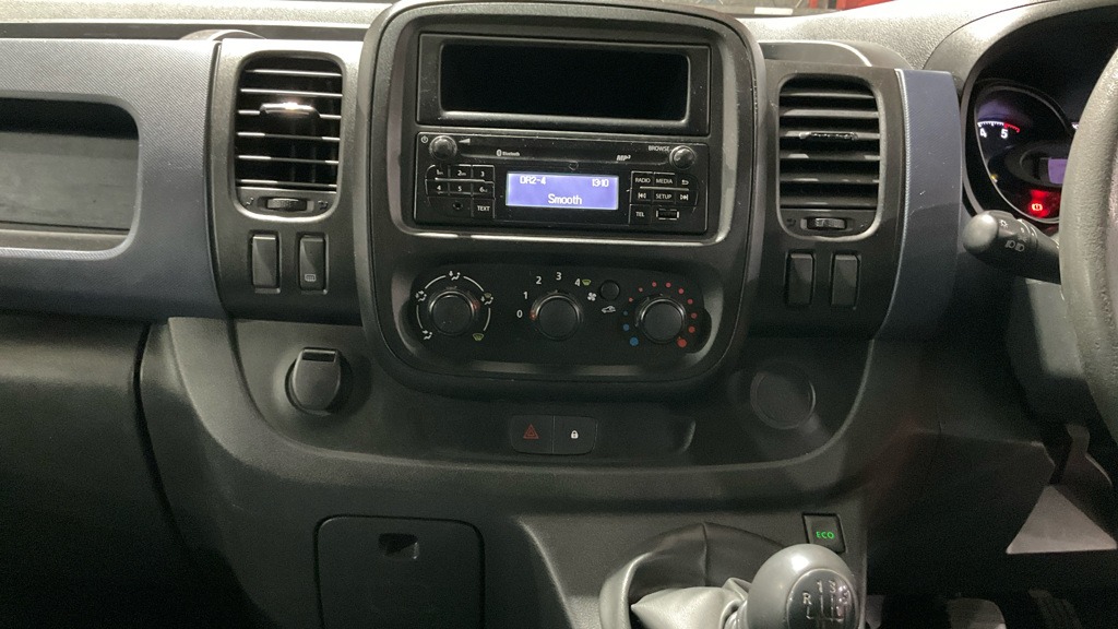 Used Vauxhall Vivaro 2015 for sale - 77318697: Photo 10