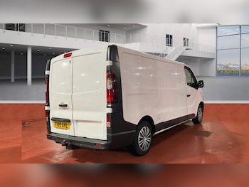 Used Vauxhall Vivaro 2015 for sale - 77318697: Photo