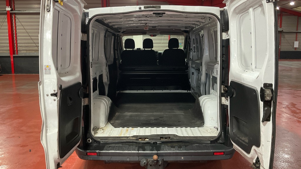 Used Vauxhall Vivaro 2015 for sale - 77318697: Photo 7