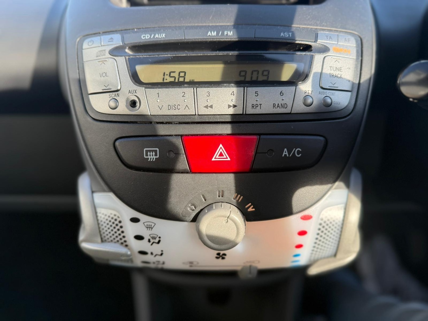 Used Toyota AYGO 2012 for sale - 78209820: Photo 19