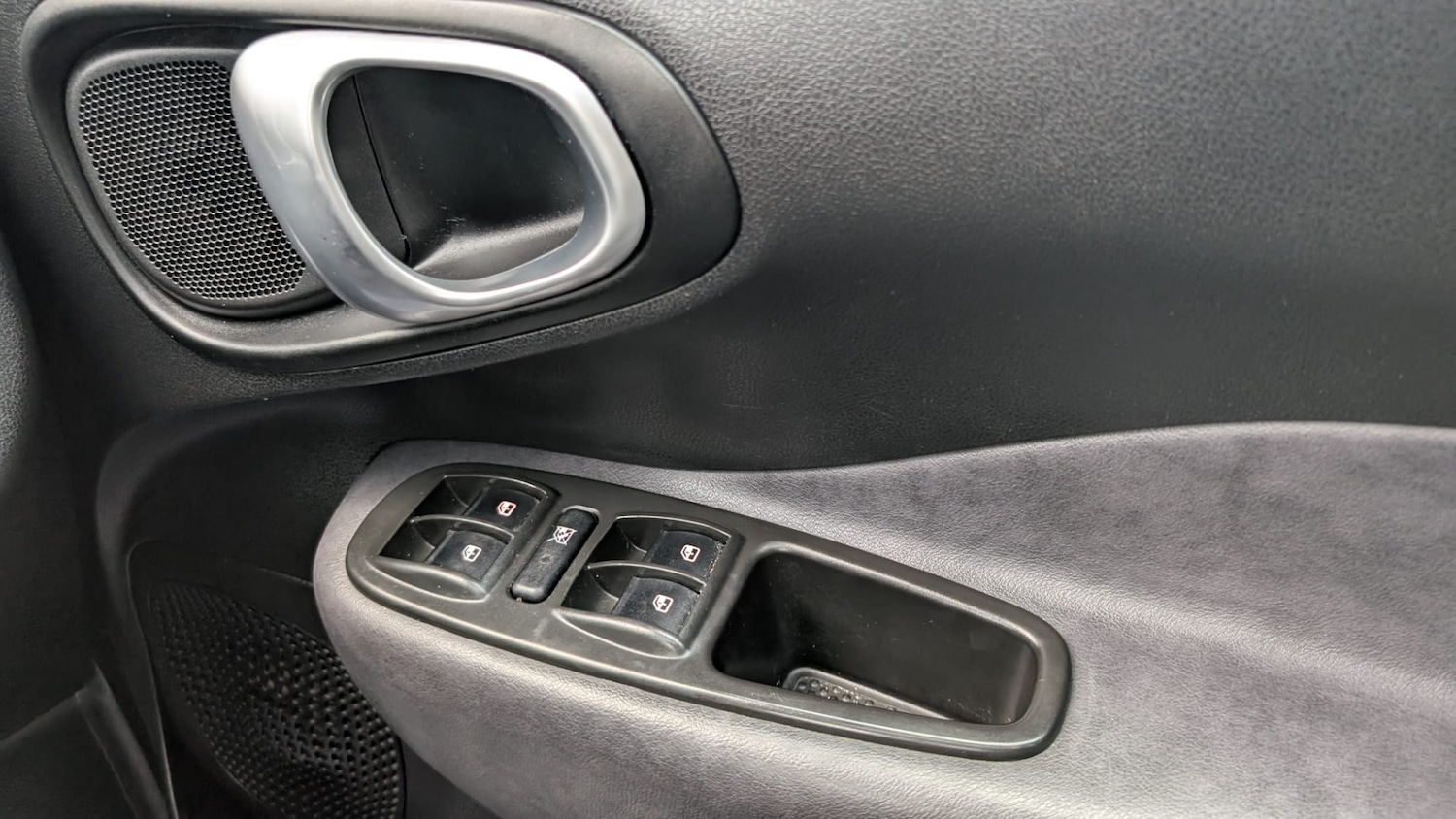 Used Fiat 500L 2015 for sale - 76595241: Photo 30