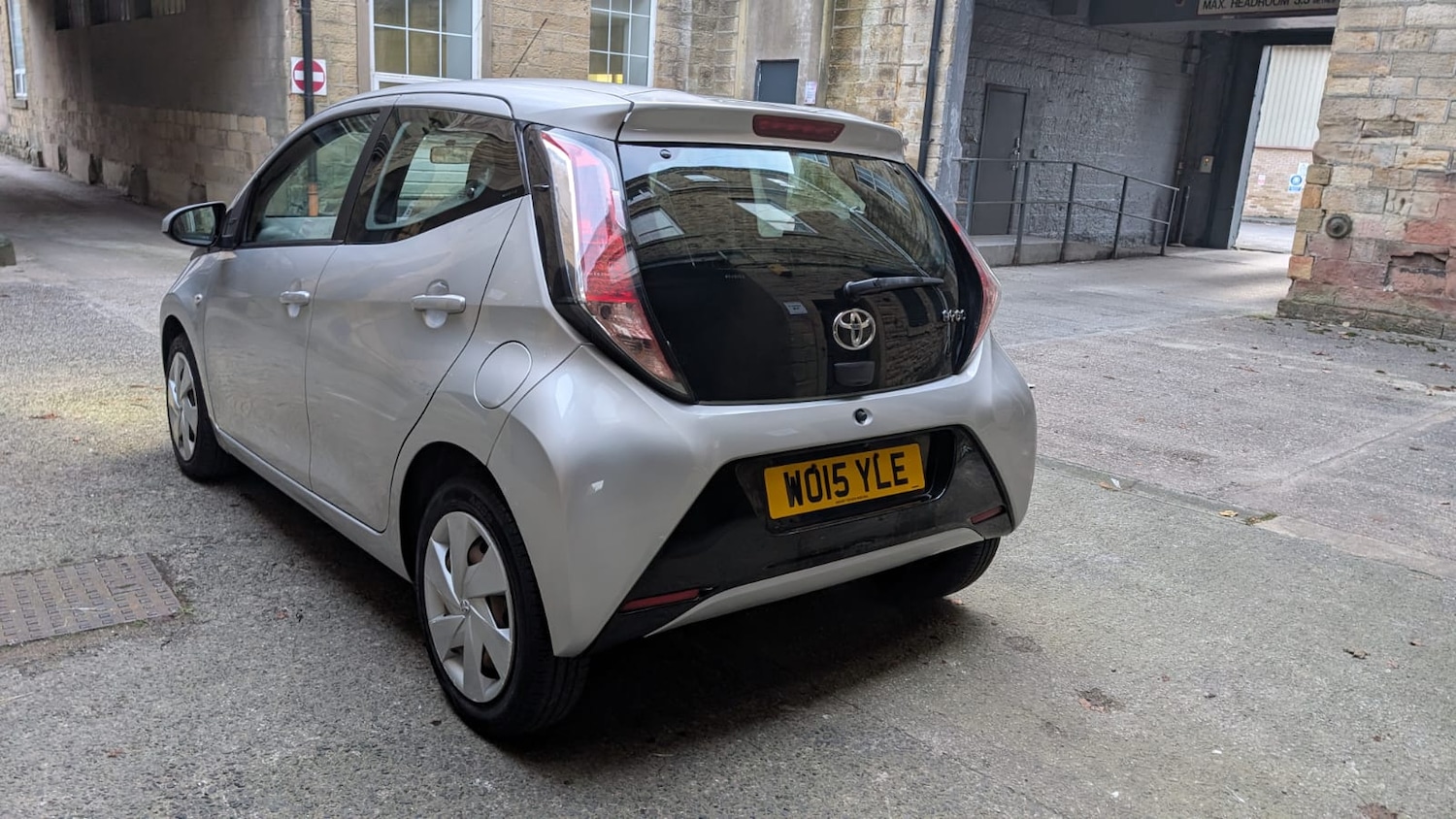 Used Toyota AYGO 2015 for sale - 76652755: Photo 10