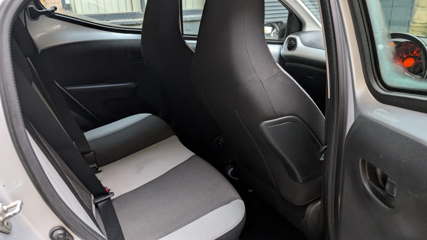 Used Toyota AYGO 2015 for sale - 76652755: Photo 14