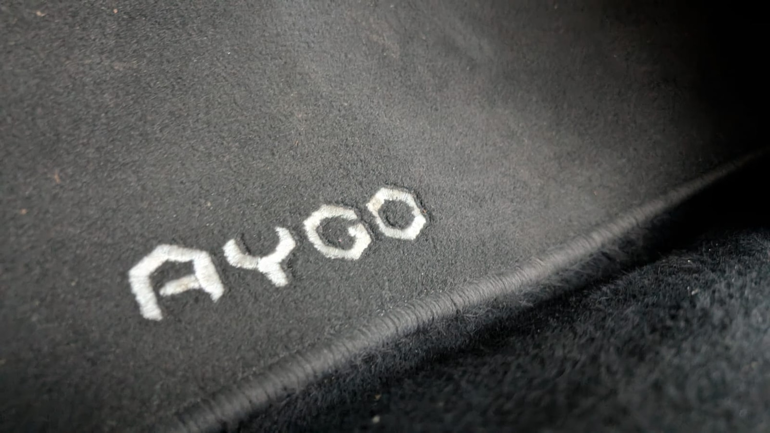 Used Toyota AYGO 2015 for sale - 76652755: Photo 19