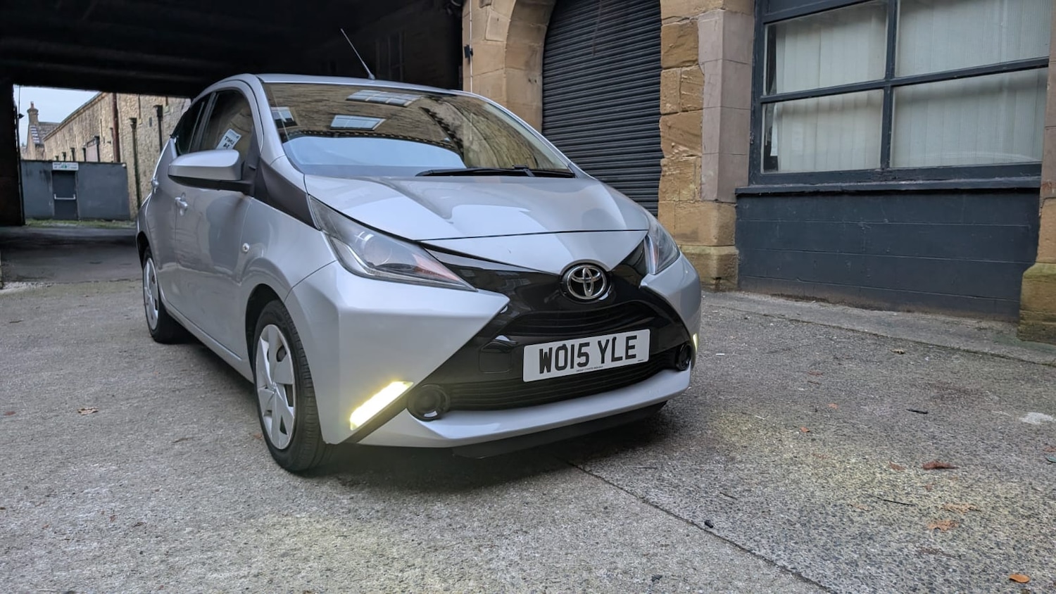 Used Toyota AYGO 2015 for sale - 76652755: Photo 2