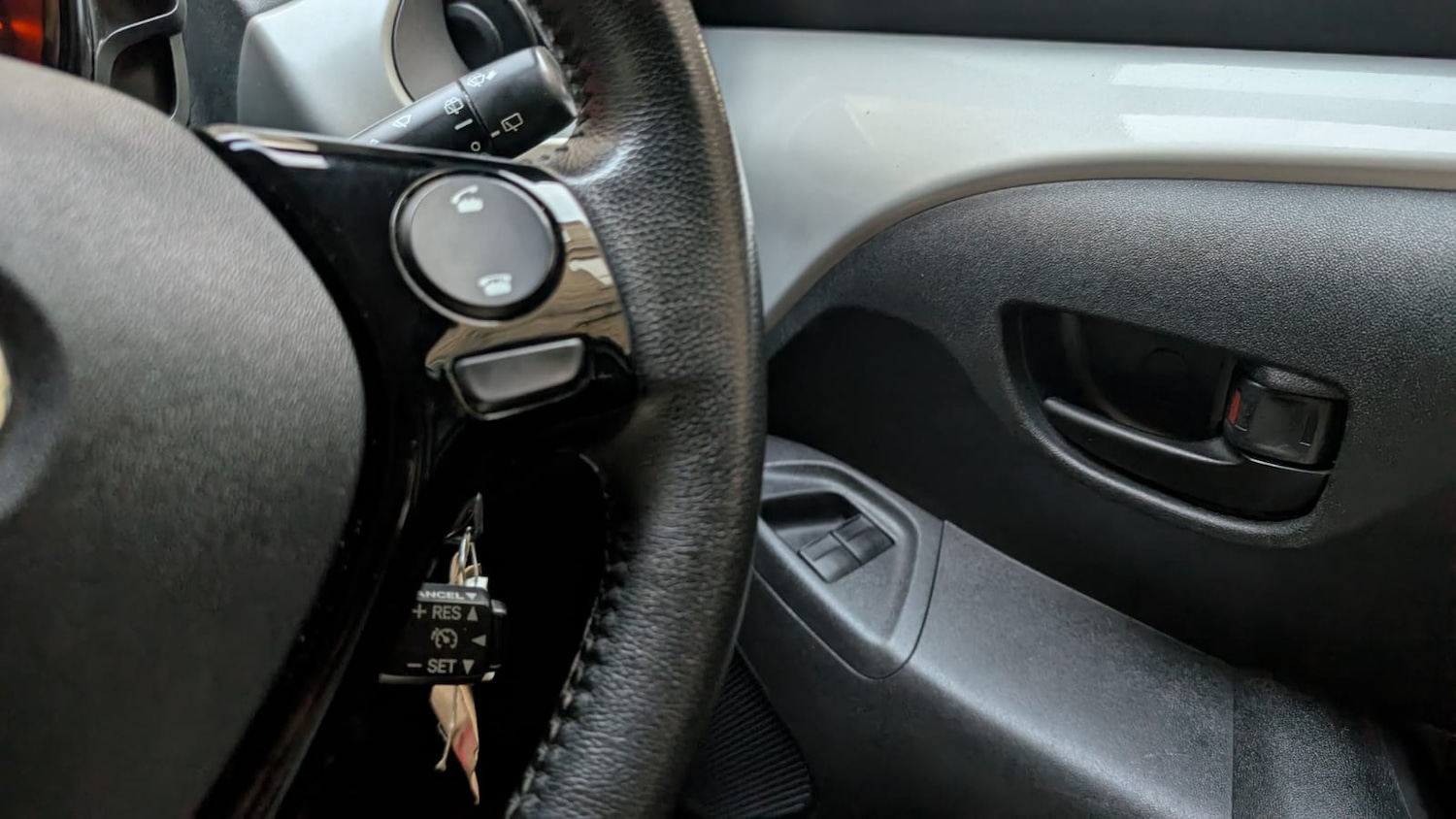 Used Toyota AYGO 2015 for sale - 76652755: Photo 23