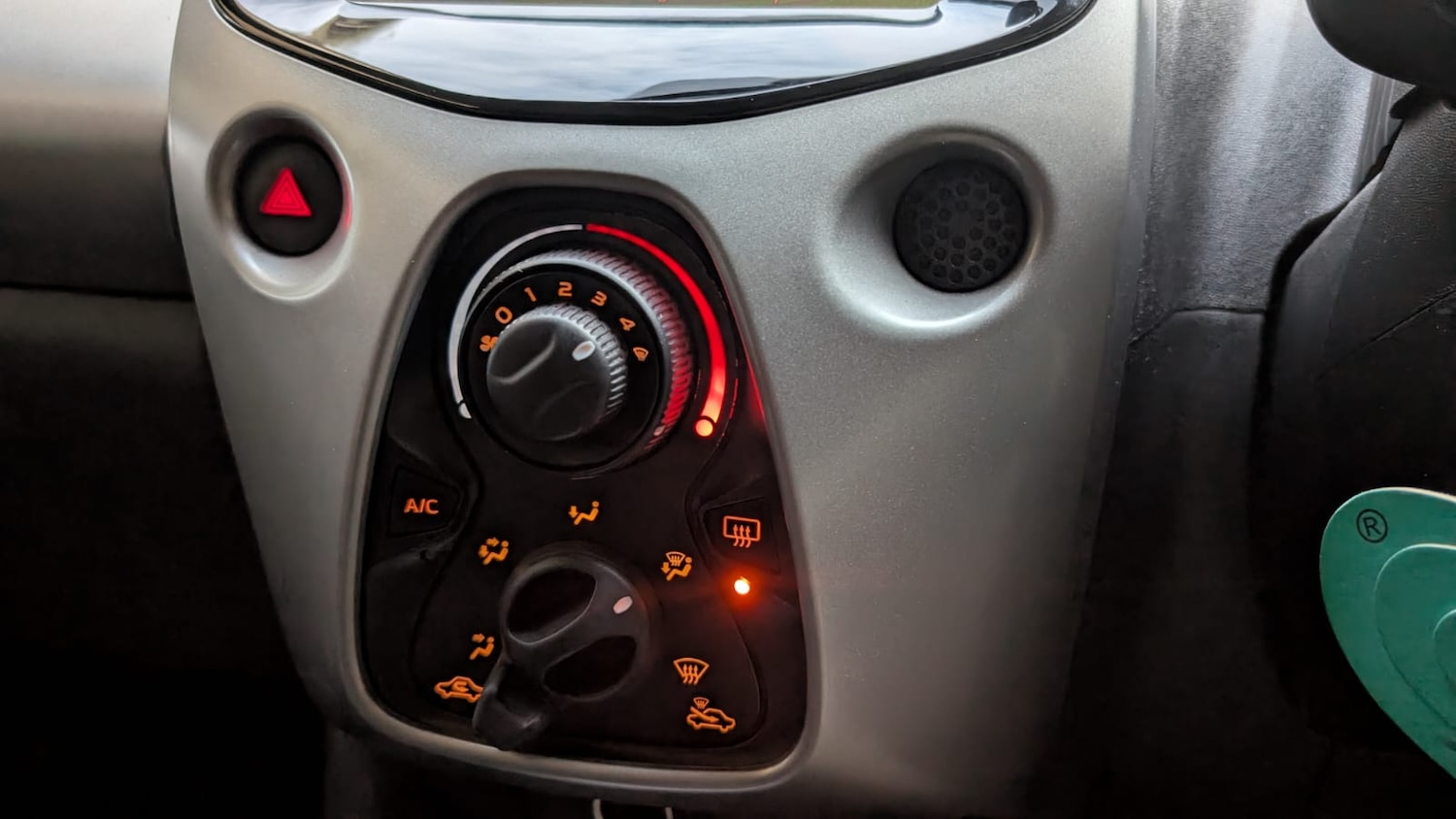 Used Toyota AYGO 2015 for sale - 76652755: Photo 27