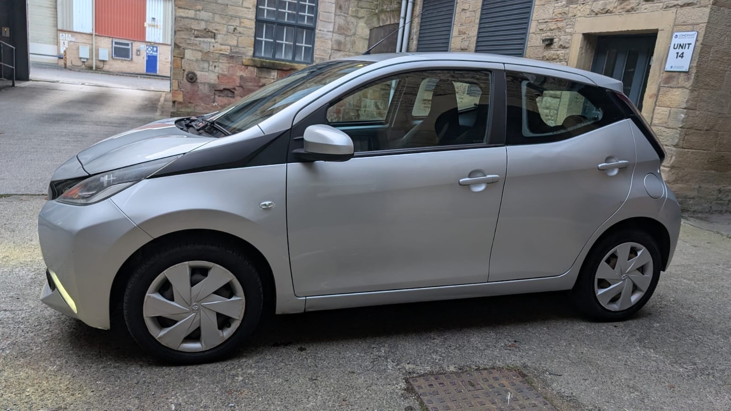 Used Toyota AYGO 2015 for sale - 76652755: Photo 8