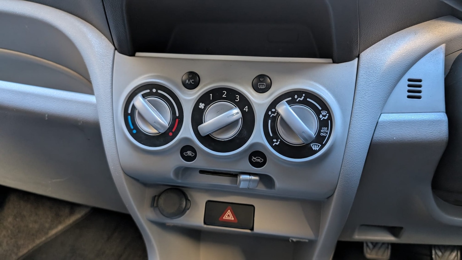 Used Nissan Pixo 2010 for sale - 77569806: Photo 17