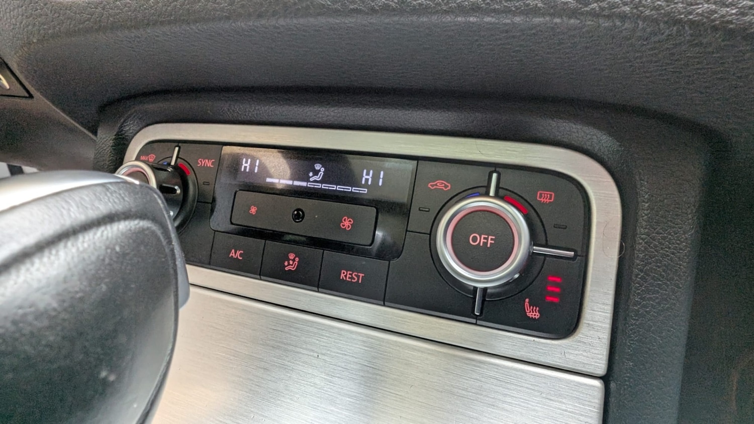 Used Volkswagen Touareg 2013 for sale - 77759409: Photo 31