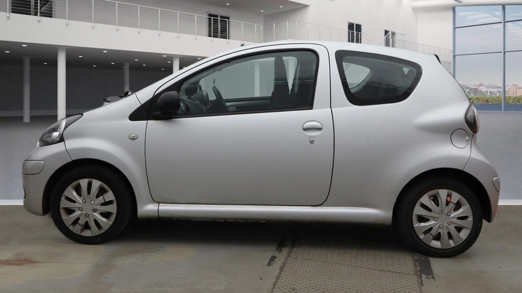 Used Toyota AYGO 2011 for sale - 77323556: Photo 6